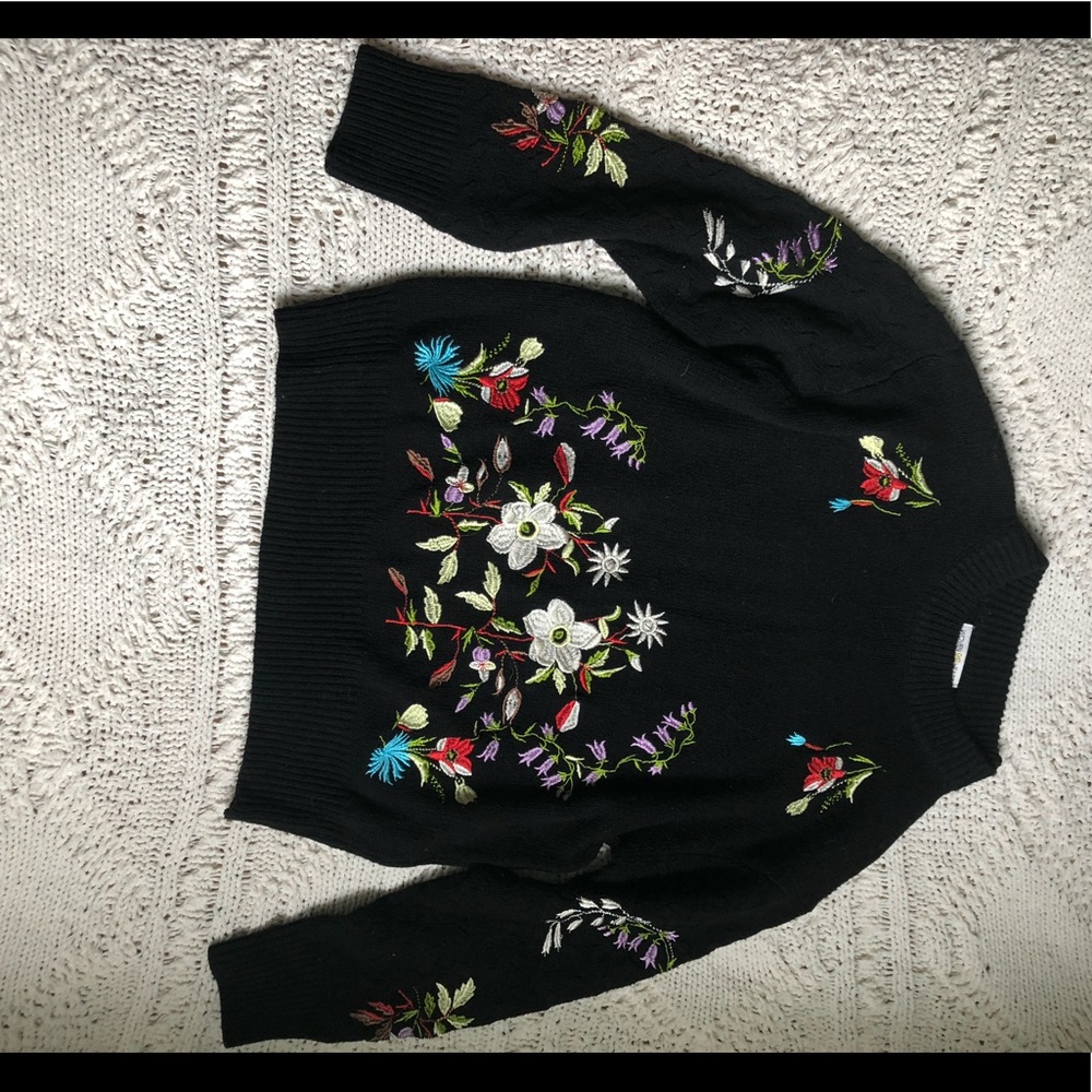 Actual Embroidered Floral Woven Details